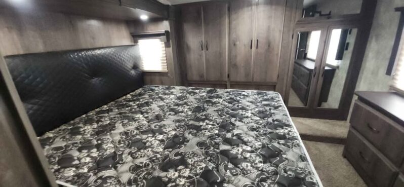 2018 Eclipse Attitude toy hauler 35gsg full