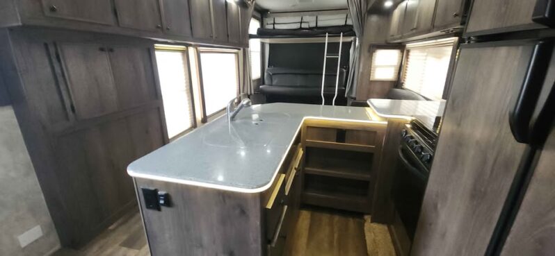 2018 Eclipse Attitude toy hauler 35gsg full