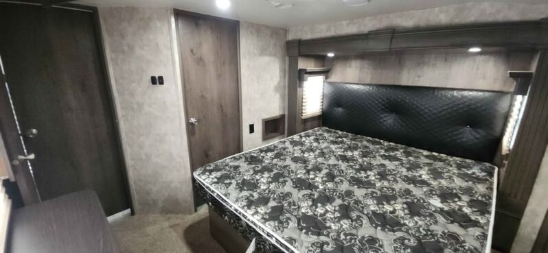 2018 Eclipse Attitude toy hauler 35gsg full