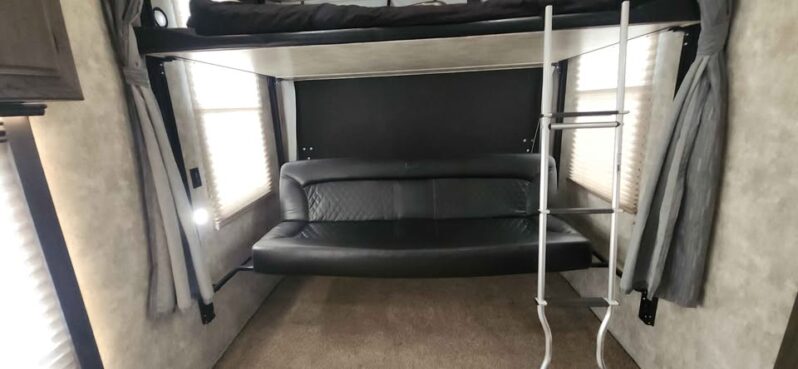 2018 Eclipse Attitude toy hauler 35gsg full