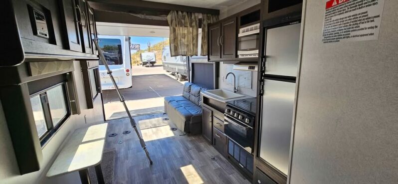 2019 Forest River Wilwood FSX 211ssxl full